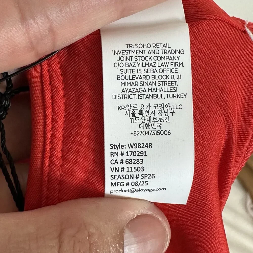 NWT Alo Yoga Airlift Alignment Bra Bright Red Size M W9824R Studio Yoga Pilates